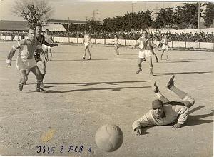 FOOT JSSE 1961 CONTRE FCB